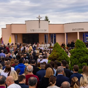 Nadbiskup Kutleša predvodio središnje misno slavlje sv. Antuna Padovanskog u Sesvetskim Selima